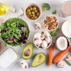 En kostrådgivare jobb kan innebära att inspirera till en hälsosam livsstil med dessa färska ingredienser: grönsaker, nötter, frön, frukt och mejeriprodukter.