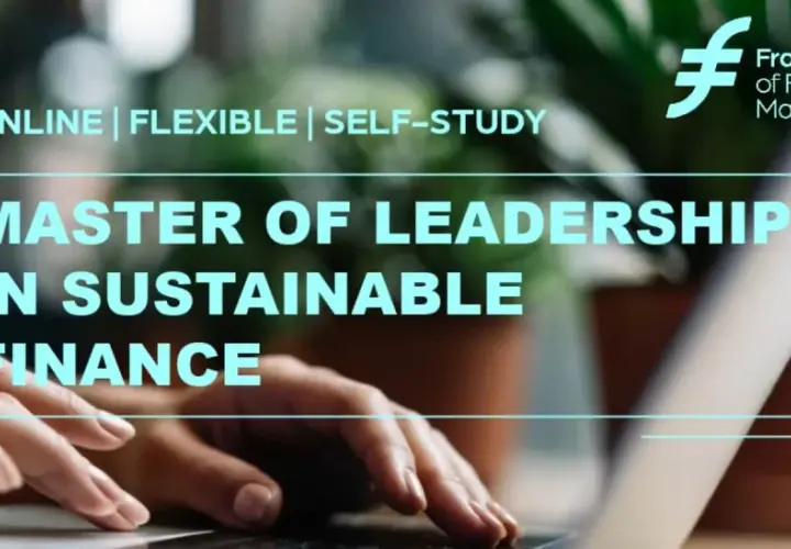Händer på tangentbordet, texten "MASTER OF LEADERSHIP IN SUSTAINABLE FINANCE" och Frankfurt Schools logotyp. En masterutbildning för framtidens ledare.