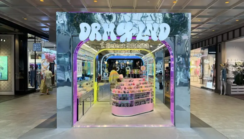 En unik butik i Stockholm, DRMZLAND, med ett stort utbud av färgglada tillbehör.