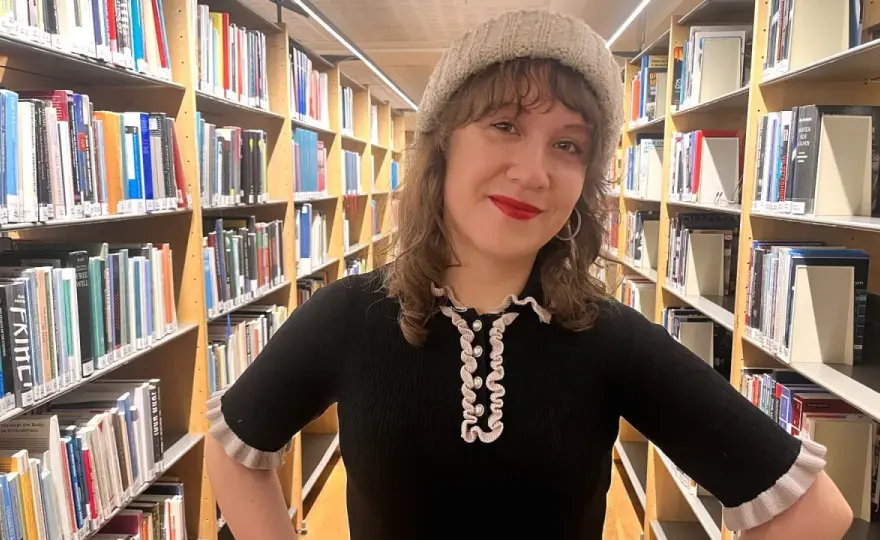 Bli bibliotekarie? Allt om utbildning, lön och vägen in!